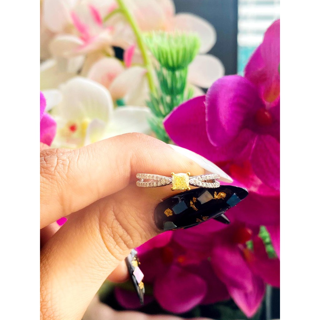 Fancy yellow Diamond Ring 0.31ct VS2