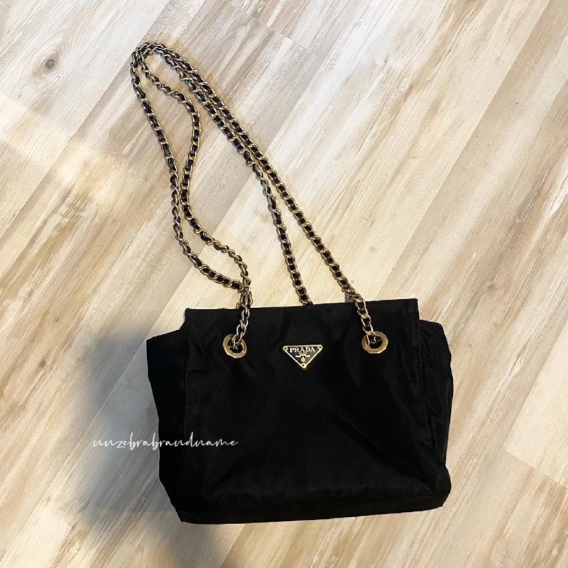 ❌ s o l d ข า ย เ เ ล้ ว❌Prada Black Nylon Shoulder Bag and crossbody bag  on double gold chain เเท้ | Shopee Thailand