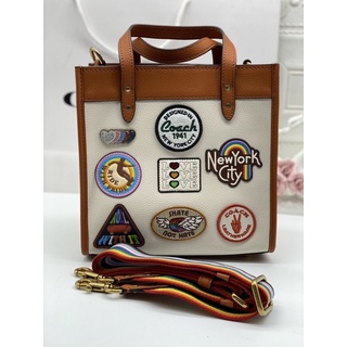 COACH FIELD TOTE 22 WITH PATCHES