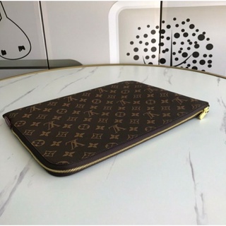 Louis Vuitton Clucth Monogram