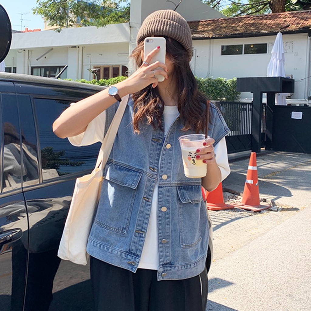 ราคาถูกที่สุด เสื้อยีนส์แจ็คเก็ตแขนกุด แต่งกระเป๋าใหญ่ด้านหน้า