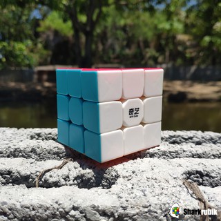 รูบิค 3x3 รูบิค ของแท้ อย่างดี rubik 3x3 rubiks race Qiyi Warrior W 3x3 Stickerless Speed Cube 3x3x3  SharkRubik