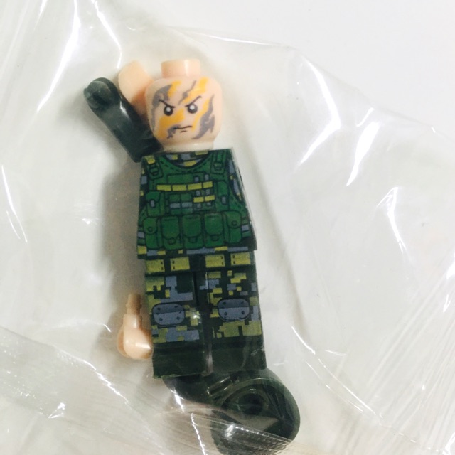Figure LEGO ตัวละครอาชีพทหาร (มือ 1) เหมาะเป็นของเล่นของฝากของสะสมสำหรับเด็ก 6ขวบขึ้นไป
