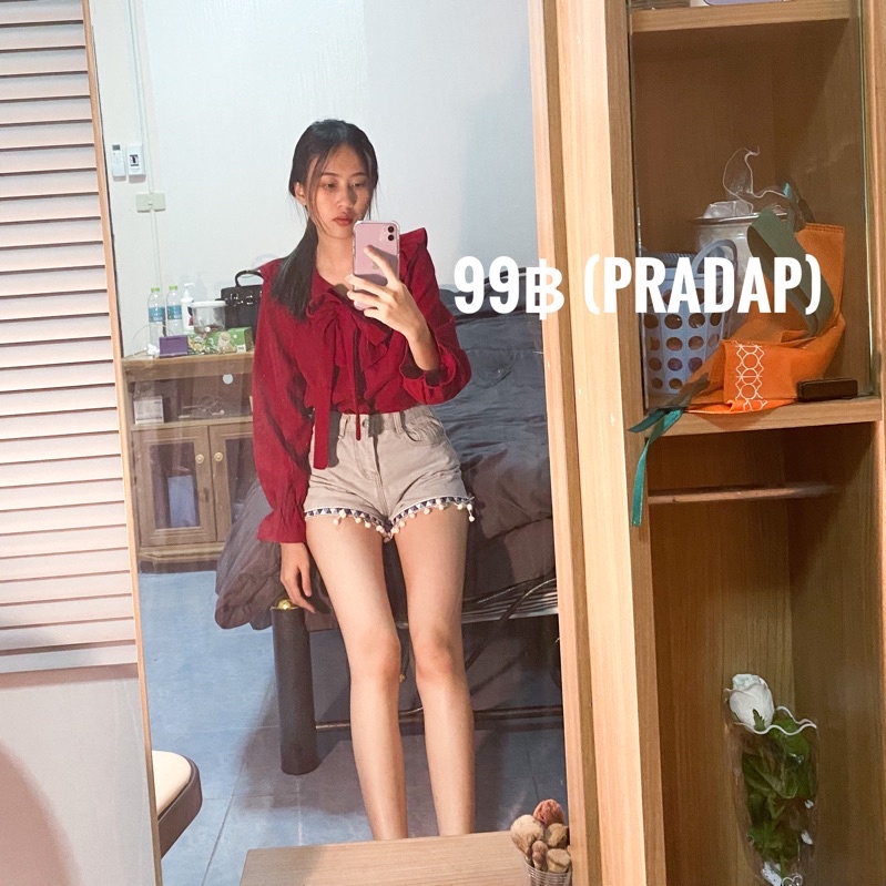เสื้อสีแดง ผ้ากำมะหยี่ Pradap