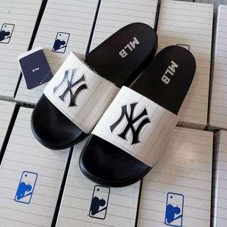 <พร้อมส่ง> รองเท้าแตะ MLB new mound new york yankees  สีขาว logo NY สีดำ ️️