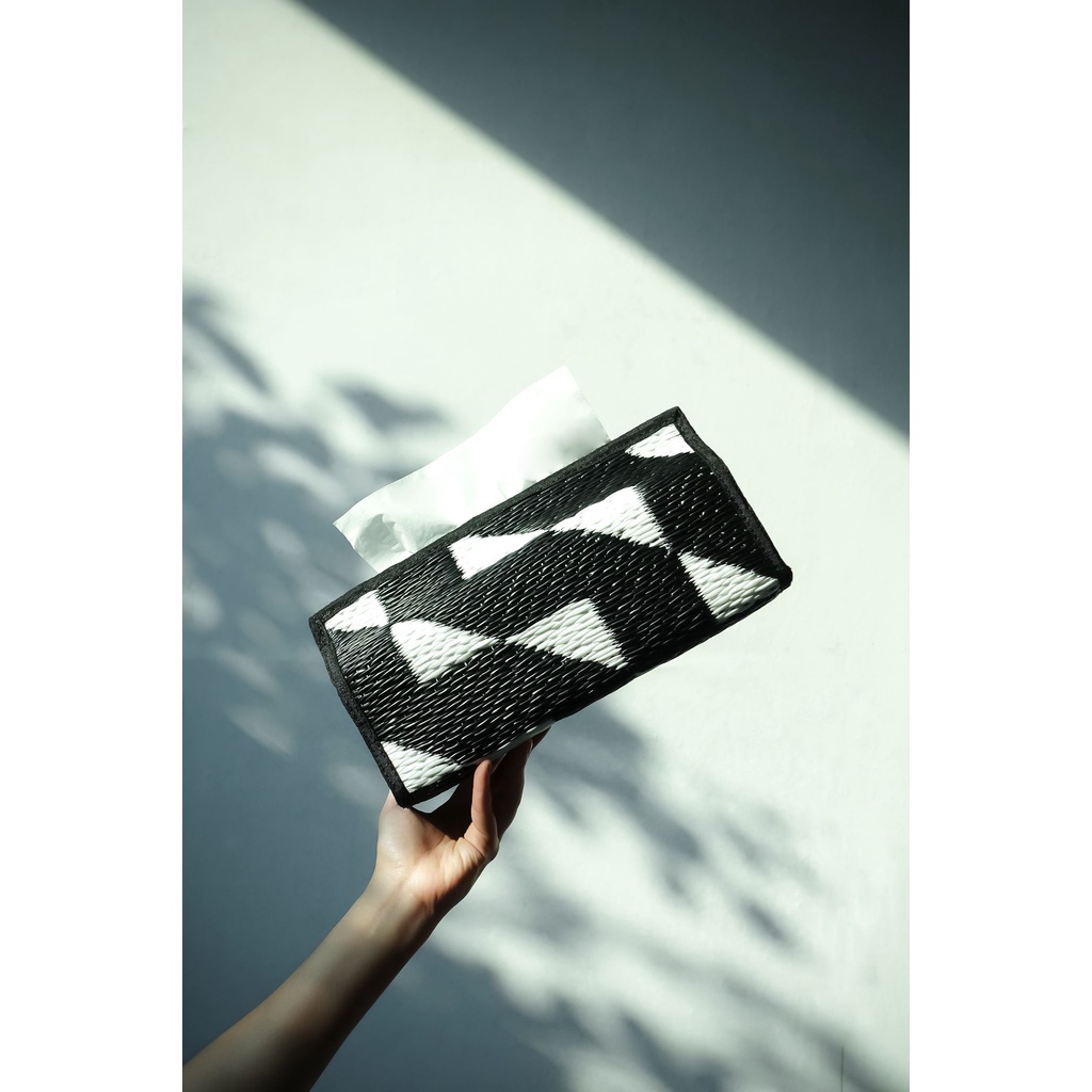 PDM กล่องใส่ทิชชู่ Pollen ลาย Stride Original Size 13 x 28x 13 cm