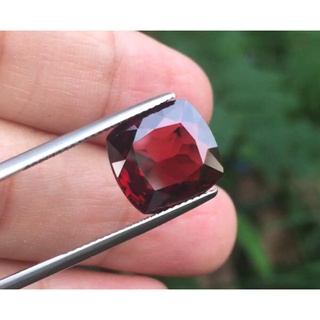 พลอยโรโดไรด์การ์เนต ( Rhodolite garnet ) นน7.18กะรัต