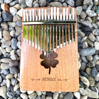 คาลิมบา kalimba เครื่องดนตรี ถุงผ้า โน้ตเพลง อุปกรณ์ทำความสะอาด ตัวจูนเสียง