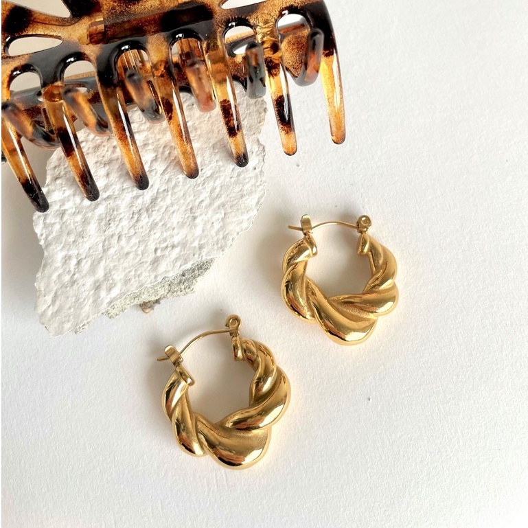 𝐴𝑆𝐻𝐼𝑅𝐴 (18k gold plated) classic twisted hoop earrings