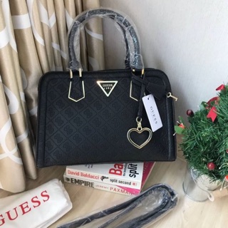 💯 💕 Guess Lyra Bag With Embossed Logo  🍭