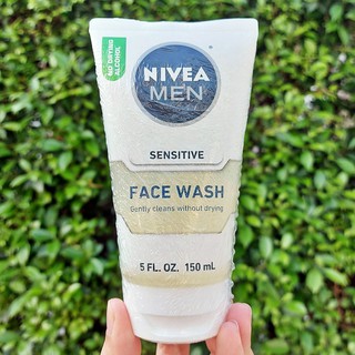 นีเวีย เจลล้างหน้า สำหรับผู้ชาย เหมาะสำหรับผิวบอบบาง แพ้ง่าย Men Sensitive Face Wash 150 ml (NIVEA®)