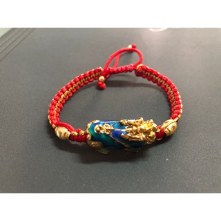 ปี่เซียะ5ธาตุเปลี่ยนสีได้ ด้ายแดงพร้อมส่งราคาถูก ปลุกเสกแล้ว