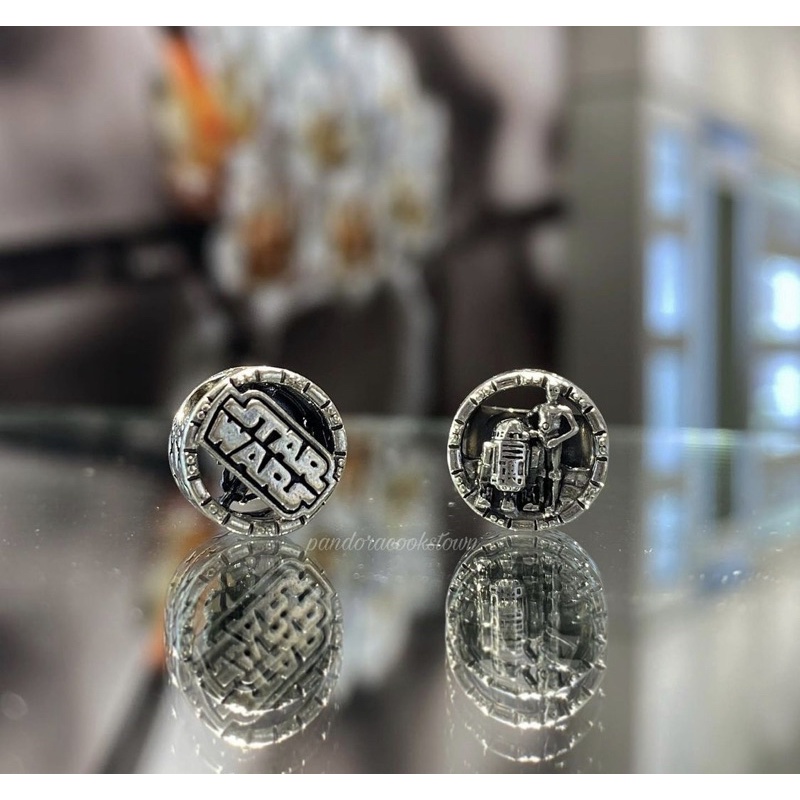 [พร้อมส่ง แท้100%] Pandora Star Wars C-3PO and R2-D2 openwork charm