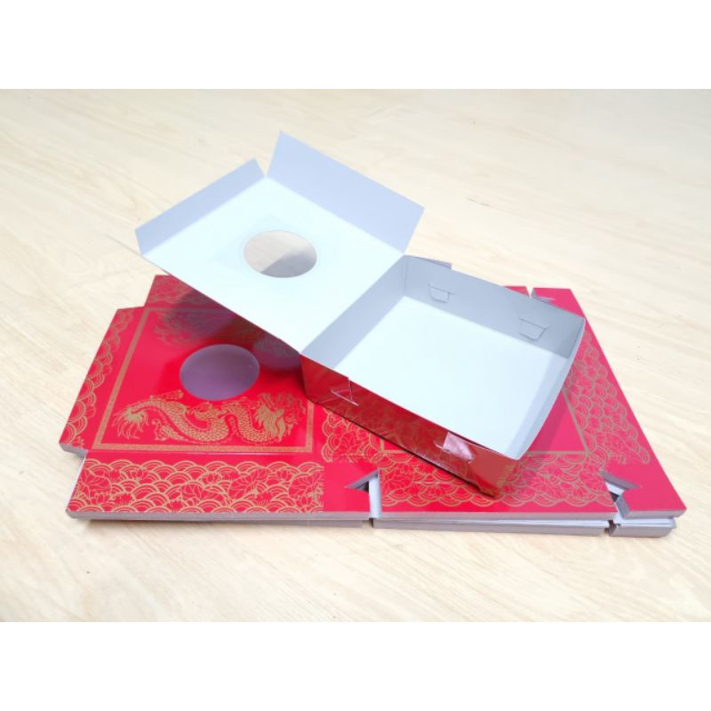 กล่องกระดาษใส่ขนม มี2ไซส์ สีแดงลายมังกร (ใส่ได้ทั้งขนมอินเดีย/ขนมไหว้พระจันทร์/ฯลฯ)