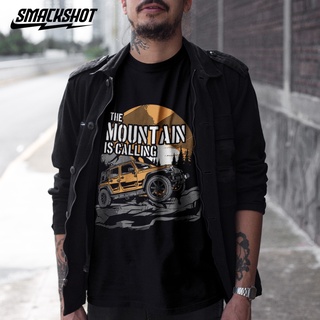 Smackshot เสื้อยืด คอกลม cotton 100% ลาย The Mountain Isalling ผ้านุ่ม ใส่แล้วไม่ย้วย คุณภาพส่งออก เสื้อวินเทจ พร้อมส่ง