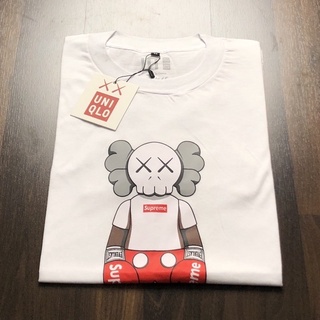 เสื้อยืดพรีเมี่ยม พิมพ์ลาย Ut KAWS X SUPREME