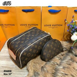 กระเป๋าถือใส่เครื่องสำอางได้+เป๋าตัง Louis Vuitton ราคานี้คุ้มมากกก มาเป็นset พร้อมส่ง