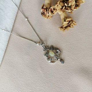 Vintage​ Opal​ Pendant จี้โอปอลสีรุ้ง​ ประดับมุก​และสวารอฟกี้แมคคาไซต์​