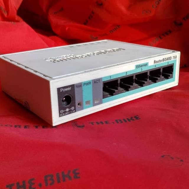 Mikrotik RB 750 RB750 ไม่ใช่ RB 750r2 & Rb 750 GR3