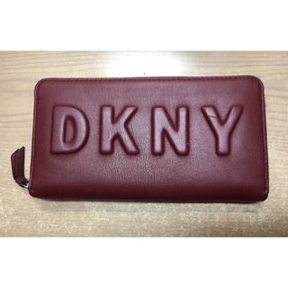 กระเป๋าเงินใบยาว DKNY หิ้วเมกามา ของแท้ค่ะ สภาพตามการใช้งาน