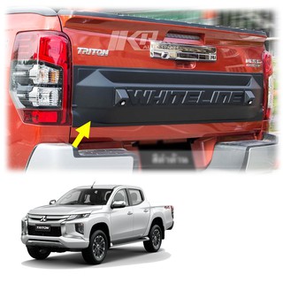 ครอบฝาท้ายกระบะ พร้อมไฟ LED สีดำด้าน สำหรับ มิตซูบิชิ Mitsubishi L200 ไทรทัน Triton 4Dr ปี 2019 2020