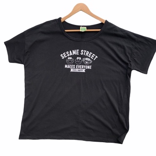 Sesame street อก 51” เสื้อยืดคอกลมสีดำ ลายการ์ตูนน่ารักกกกก ผ้านิ่ม ไม่มีตำหนิ ใส่ oversize ได้น้าาา