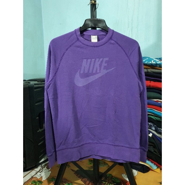 เสื้อสเวตเตอร์คอกลม Nike