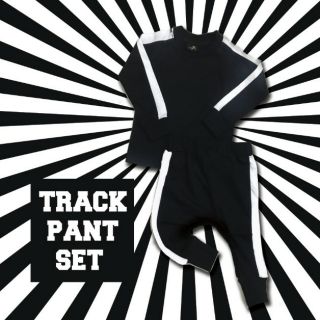 Track Pant Set 
By POLARBEARONTHECHAIR

สายสตรีทต้องมีชุดแขนยาวดำตีแถบแขนใหญ่

พร้อมกางเกงขายาว ตีแถบขาใหญ่