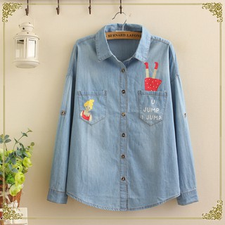 เสื้อเชิตผ้ายีนแขนยาวติดกระดุมแขนมีกระเป๋าสองข้างปักการ์ตูนที่กระเป๋าไไซร์ M L