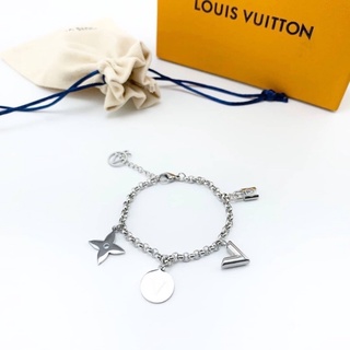 กำไลข้อมือ หลุย bracelet with box set