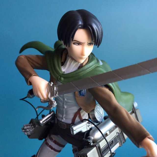 Levi Figure Attack on Titan ของแท้มือสอง