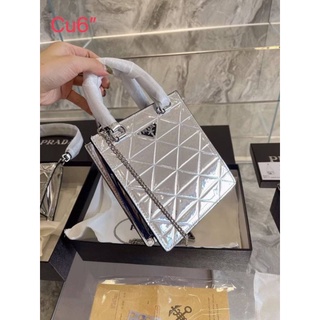 💥Prada​ Small​ Tote​ Bag​ in​ Metallic💥กระเป๋า​ปราด้า