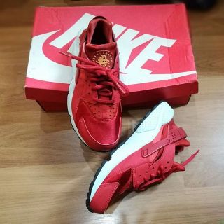 Women’s Nike Air Huarache Cinnabar