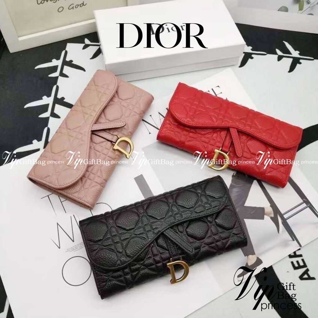 Dior Long Saddle Wallet / Dior Wallet / Dior Long Wallet กระเป๋าสตางค์ใบยาว เปิดหน้าทรงเคิร์ปอานม้า มีห้อยตัว D