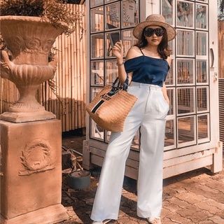 Anne Clothing "กางเกงDad" (แดท) เป็นกางเกงที่ออกแบบทรงที่ช่วยเก็บสะโพกดูไม่ใหญ่เวลาสวมใส่