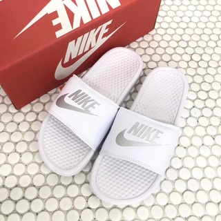 【RY-ร้านแฟชั่น】[จำกัด ส่วนลด]  NIKE Benassi รองเท้าแตะ รองเท้าแตะผู้หญิงใหม่