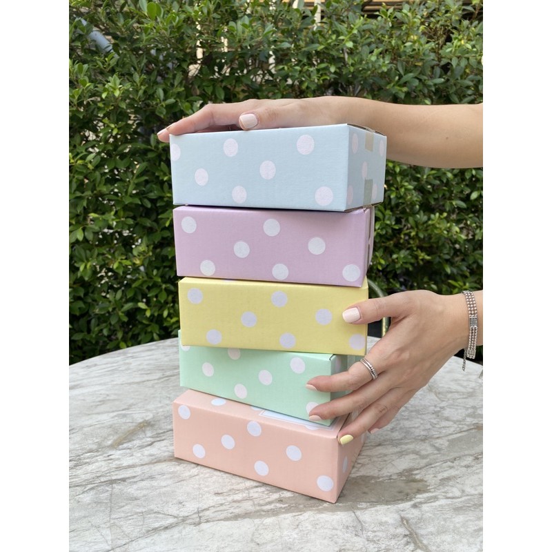 กล่องไปรษณีย์ขนาด 0(6) : 11x17x6ซม 1มัด มี20ใบ ลายจุดสุดน่ารักมีสีให้เลือกเยอะมากกก
