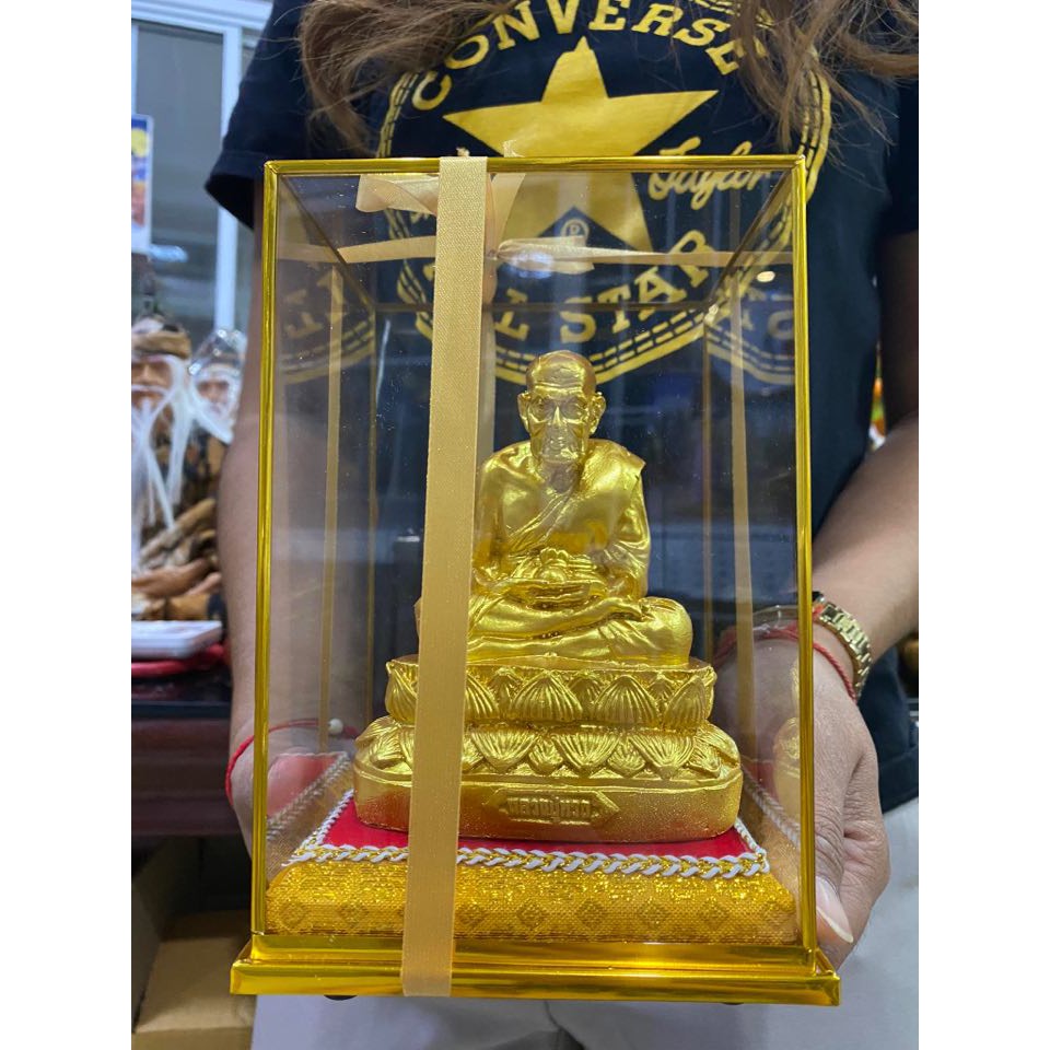 หลวงพ่อโสธร หลวงปู่ทวด สูง7นิ้วพร้อมตู้ผูกบิ้นทอง