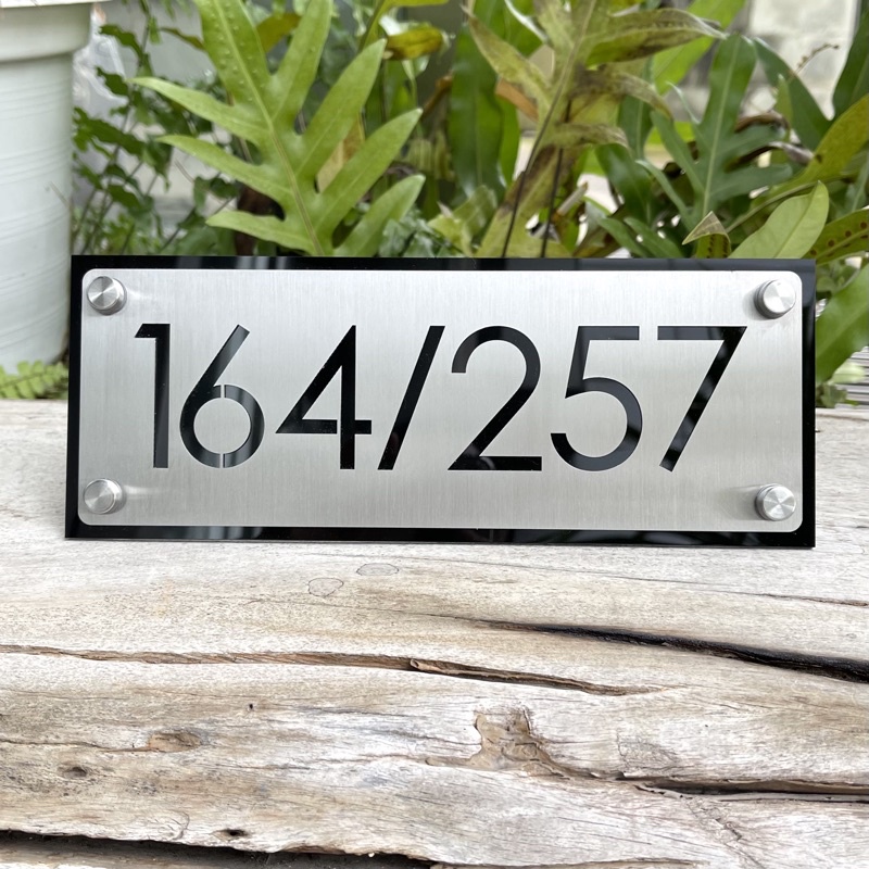 ป้ายบ้านเลขที่ สแตนเลสเกรด304 +อะคิลิคสีดำ ดีไซน์ทันสมัย สไตล์ Lofts รับทำตามแบบ Make to Order(ใส่เลขที่บ้านได้ไม่จำกัด) - รูปที่ 2
