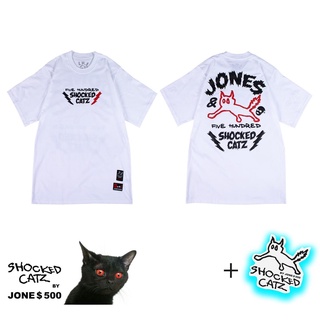 เสื้อยืดโอเวอร์ไซส์เสื้อยืดสกรีนลาย แบรนด์ SHOCKED CATZ X JONES FIVE HUNDREDS-3XL