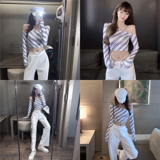 A4เสื้อผ้าแฟชั่นนำเข้าพร้อมส่ง🔥 เสื้อครอป,ครอปแขนยาว,เสื้อปาดไหล่,เสื้อยืด,เสื้อรัดรูป,เสื้อผ้าแฟชั่น,เสื้อเซ็กซี่