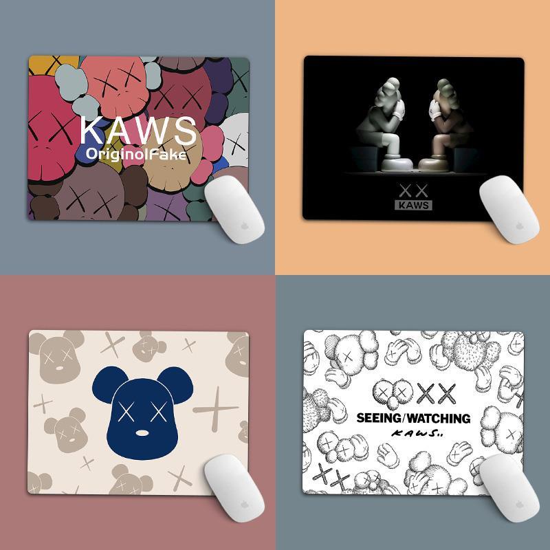 Sesame Street Kaws แผ่นรองเมาส์ ขนาดเล็ก สร้างสรรค์ เกมคอมพิวเตอร์ คีย์บอร์ด หนา กันลื่น แผ่นรองโต๊ะ ชาย สํานักงาน โต๊ะคอมพิวเตอร์