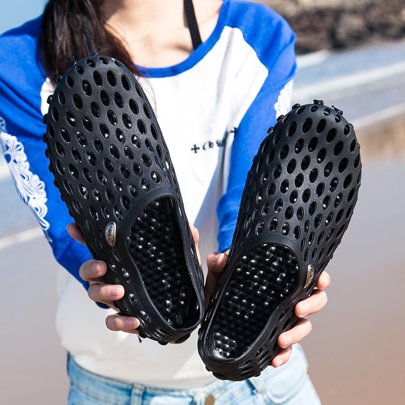 รองเท้ารูกันน้ําคู่รักเบอร์ 36-45 ขนาดใหญ่ชายหญิงรองเท้าแตะพื้นนุ่มฤดูร้อนกันลื่นรองเท้าชายหาดลําลองรองเท้าแตะลําลองรองเท้าสวนระบายอากาศนุ่มถามรองเท้าแตะคู่2188