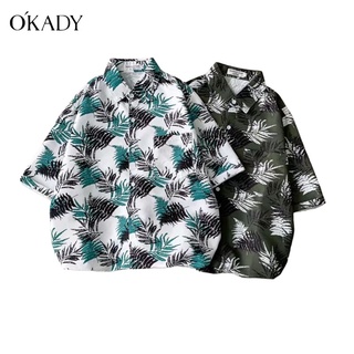 OKADY เสื้อผู้ชาย เสื้อฮาวายผู้ชายแฟชั่นพิมพ์แนวโน้มระบายอากาศสุทธิสีแดงเหมือนกันหลวมแนวโน้มชายหาดเสื้อแขนสั้นเสื้อแขนสั้นผู้ชายเสื้อ