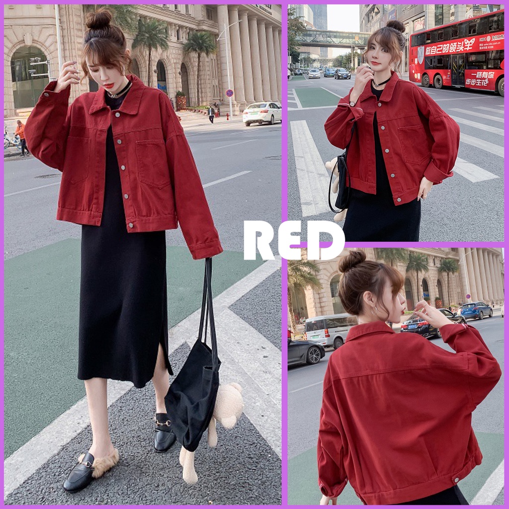 900Shop เสื้อยีนส์ทรงตัวสั้นแขนยาวมีกระดุม กระเป๋าหน้าสองข้าง สีไวน์แดง
