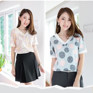 Narinari : MT1605 V-Neckline Dot Blouse เสื้อคอวี ทรงสวยสุภาพ เสื้อทำงาน (ใช้โค้ด NARISP9 ลด 65.- เมื่อช็อปครบ 500.-)