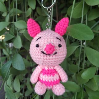 พวงกุญแจ: ตุ๊กตาไหมพรม piglet
