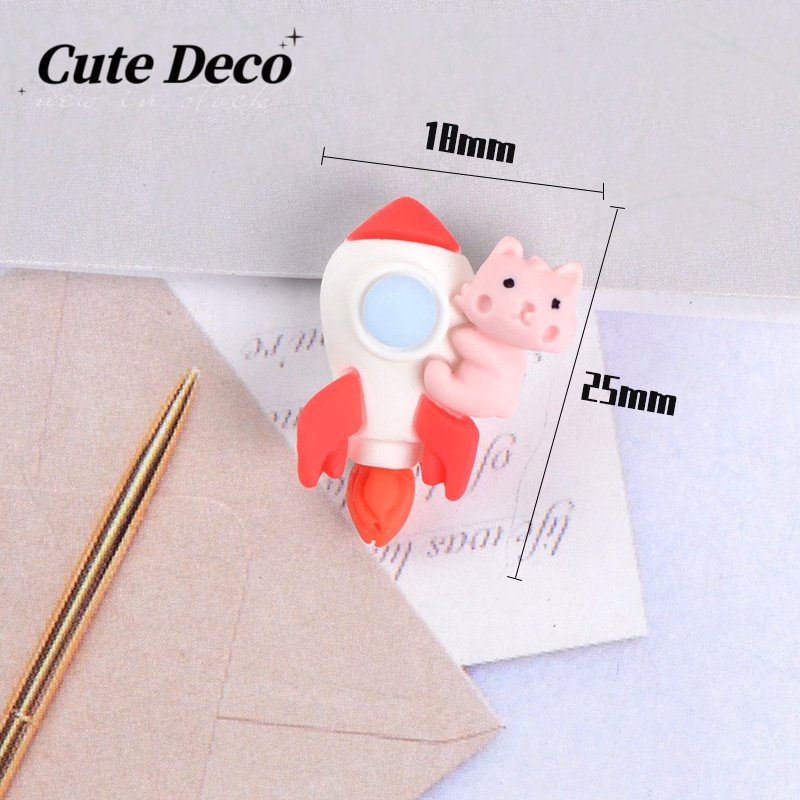 น่ารัก Deco การ์ตูนโลกน่ารัก (8 ประเภท) Earth / UFO Pink / Rocket Charm ปุ่ม / Cute Jibbitz Croc รองเท้า DIY / Charm วัสดุเรซินสําหรับ DIY