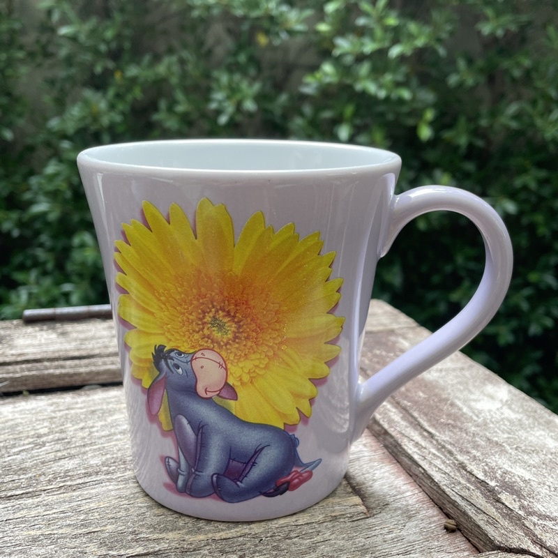 Pladao Ceramic Eeyore Sunflower แก้วกาแฟ มัค เซรามิค สีม่วง Disney 12 oz./ 360 ml.