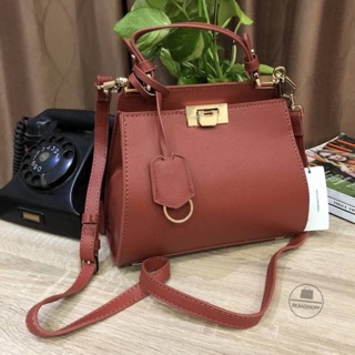 Charles &amp; Keith Push-Lock Handbag (size s) (outlet) สีแดง